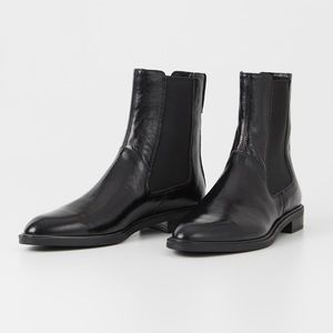 Vagabond Frances Black Chelsea Boots